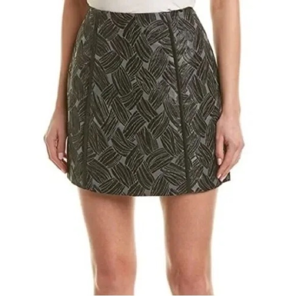 BCBGMaxAzria Dresses & Skirts - BCBGMaxAzria Black and Gray Patterned Skirt